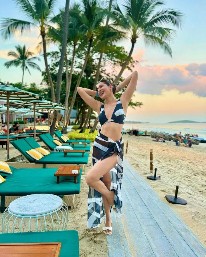 Pragya Jaiswal Beach Poses Are Unmissable Photos  - Sakshi2