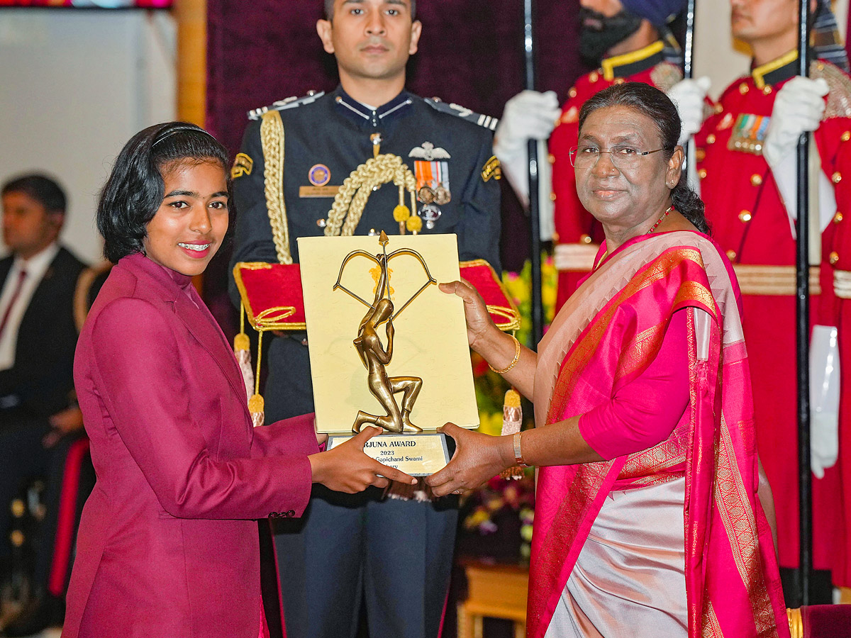 President Droupadi Murmu confers National Sports Honors in Delhi PHotos - Sakshi19