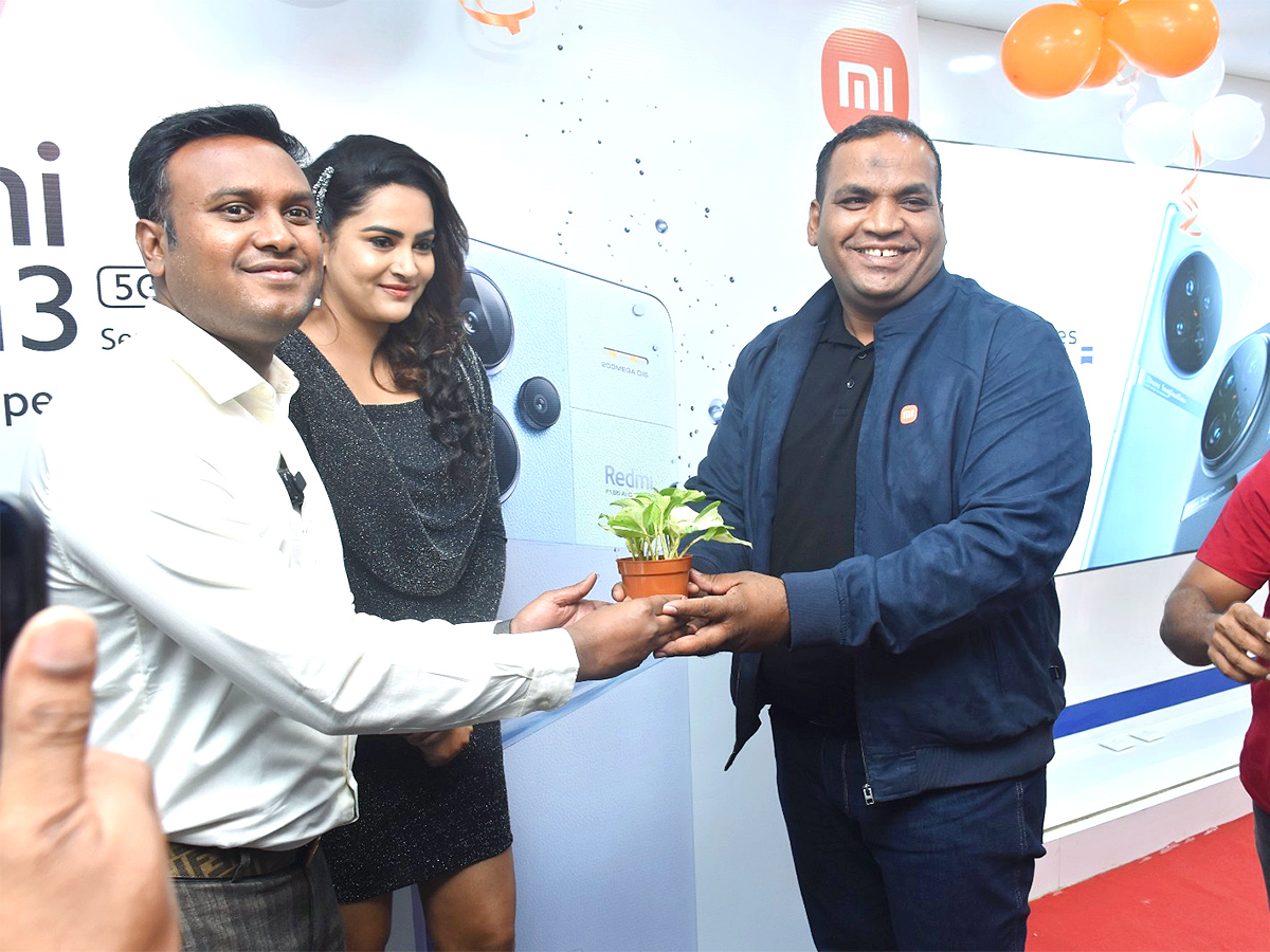 Redmi Note 13 5G Series Launching in Bigg boss fame Himaja - Sakshi4