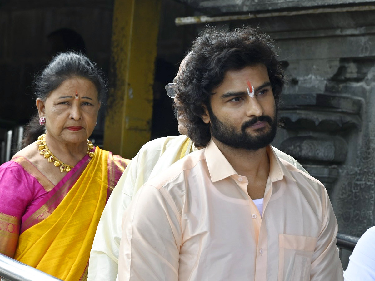 Sudheer Babu With His Family Visits Tirumala Temple - Sakshi20