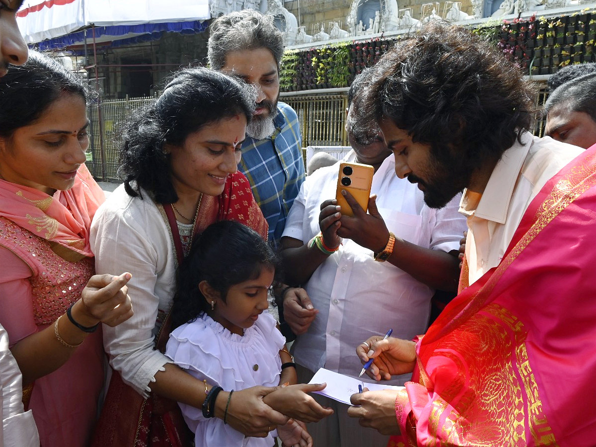 Sudheer Babu With His Family Visits Tirumala Temple - Sakshi8