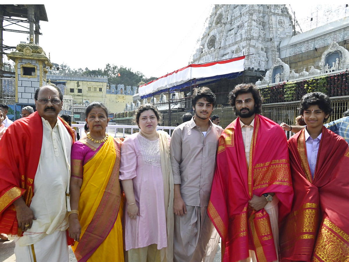 Sudheer Babu With His Family Visits Tirumala Temple - Sakshi9