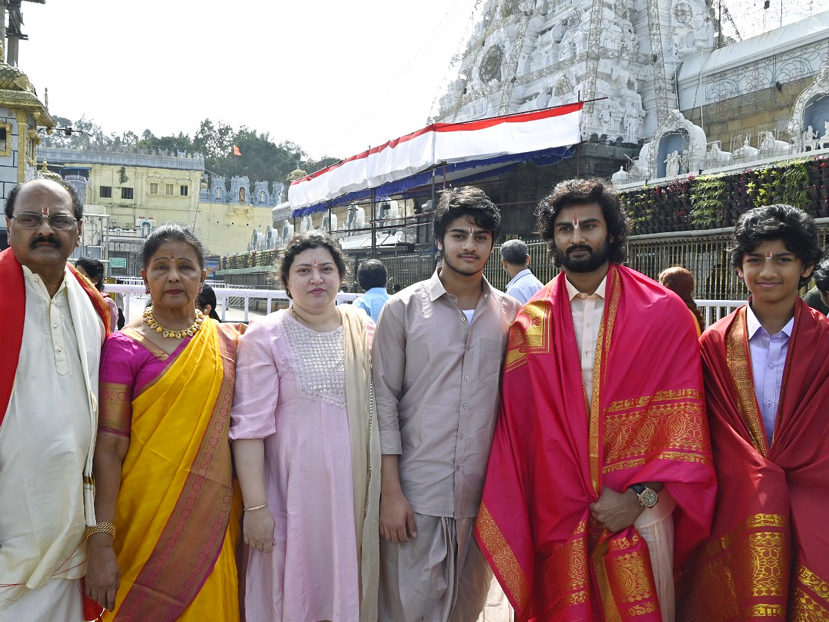 Sudheer Babu With His Family Visits Tirumala Temple - Sakshi10