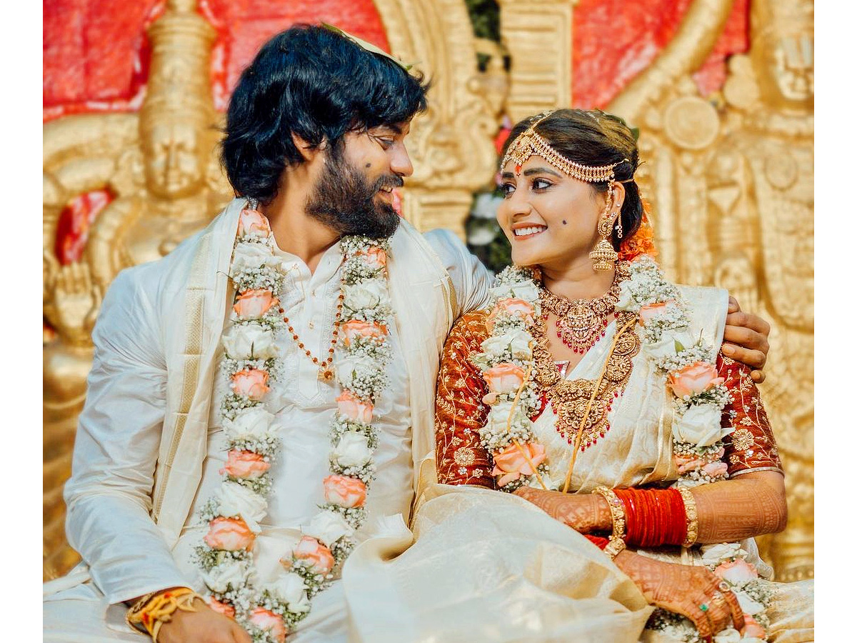 Bigg Boss Fame Vasanthi Krishnan Wedding Photos - Sakshi2