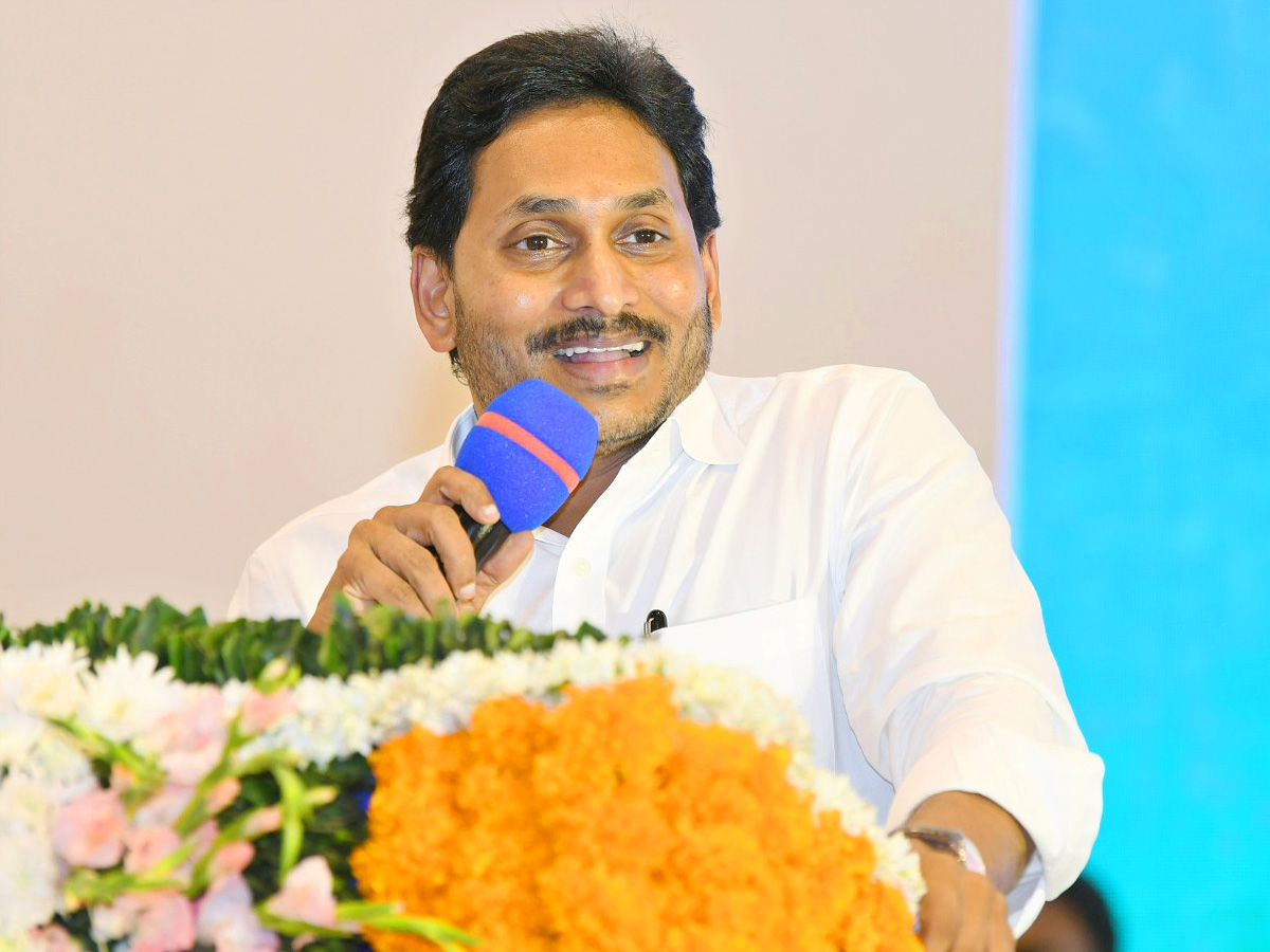 CM Jagan Holds Key Meeting With YSRCP Leaders in Mangalagiri Photos - Sakshi19