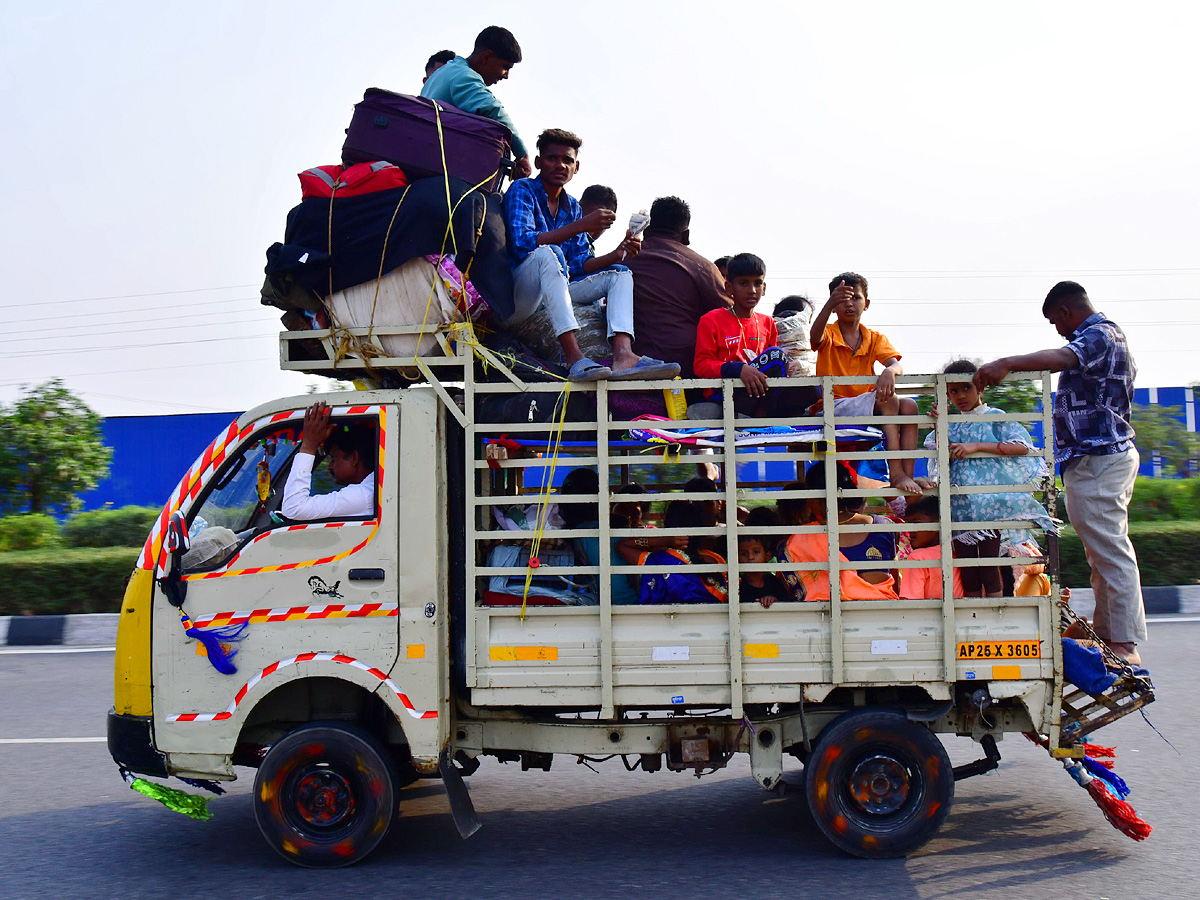 Best Photos of The Day in AP and Telangana Photo Gallery - Sakshi10