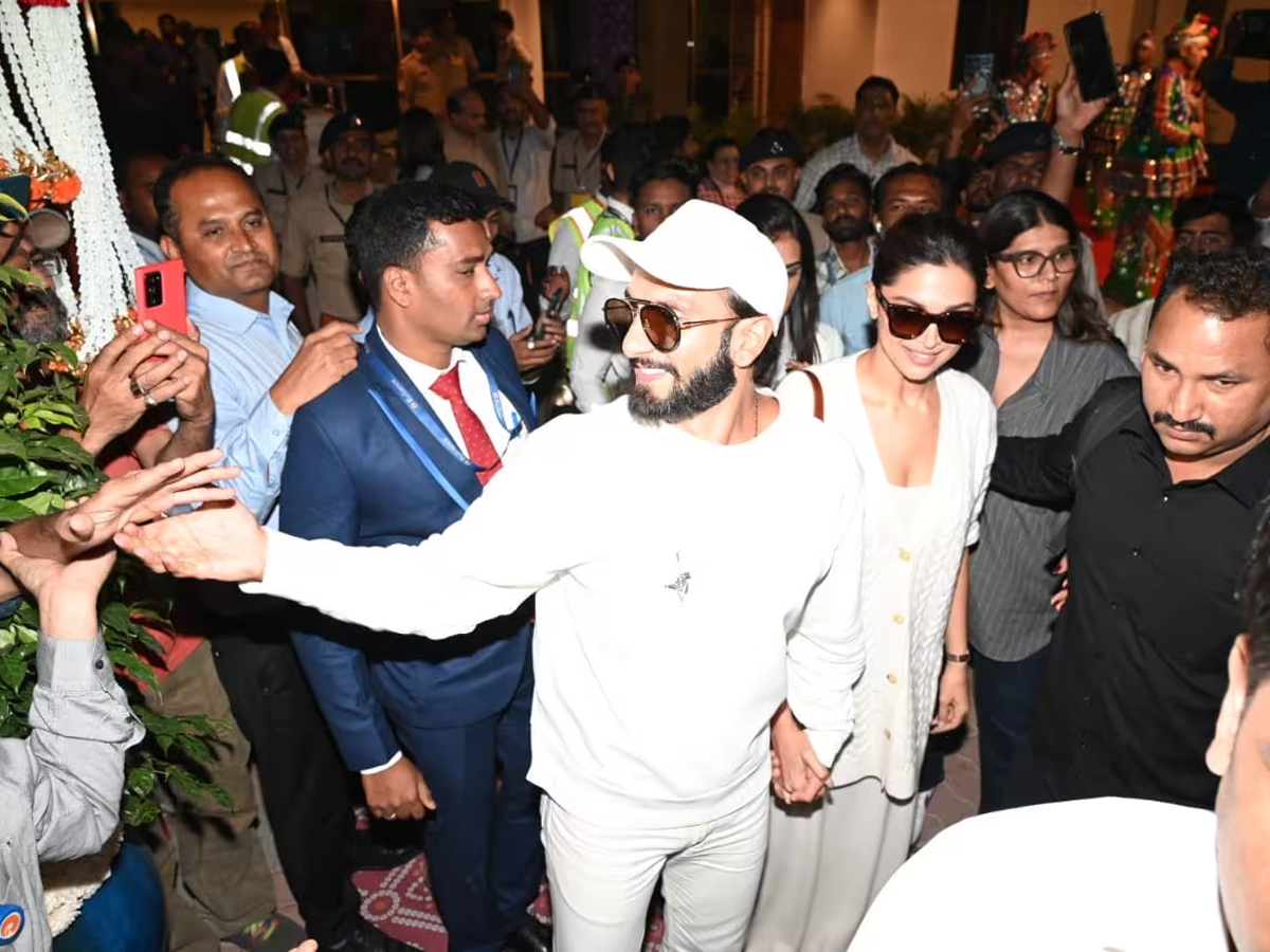 Deepika Padukone And Ranveer Spotted 1st Time After Pregnancy Announcement In Jamnagar, Photos Gallery - Sakshi4