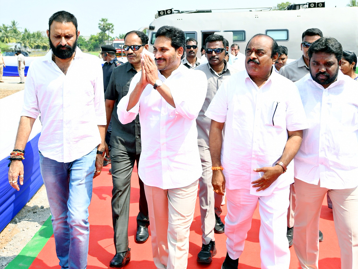 CM YS Jagan Public Meeting At Pamarru Krishna District - Sakshi13