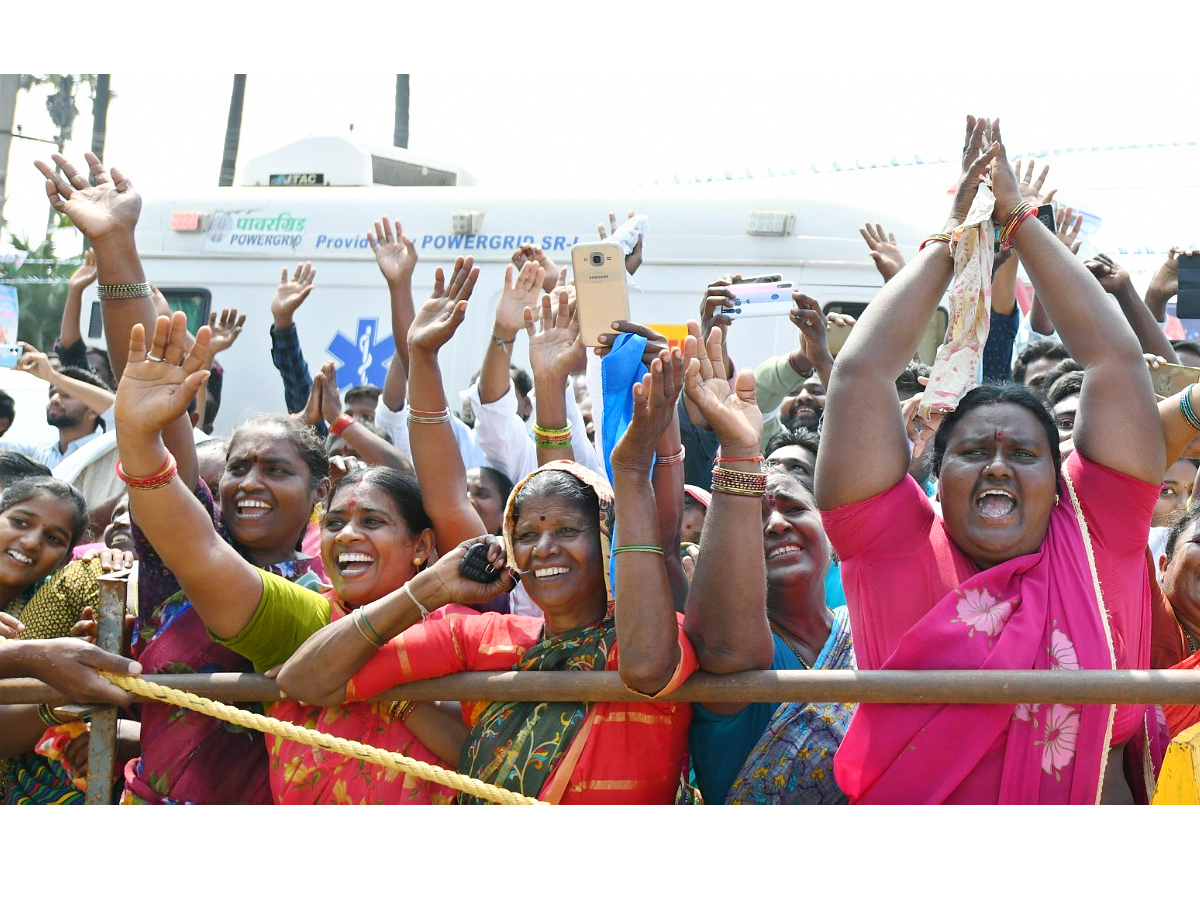 CM YS Jagan Public Meeting At Pamarru Krishna District - Sakshi14