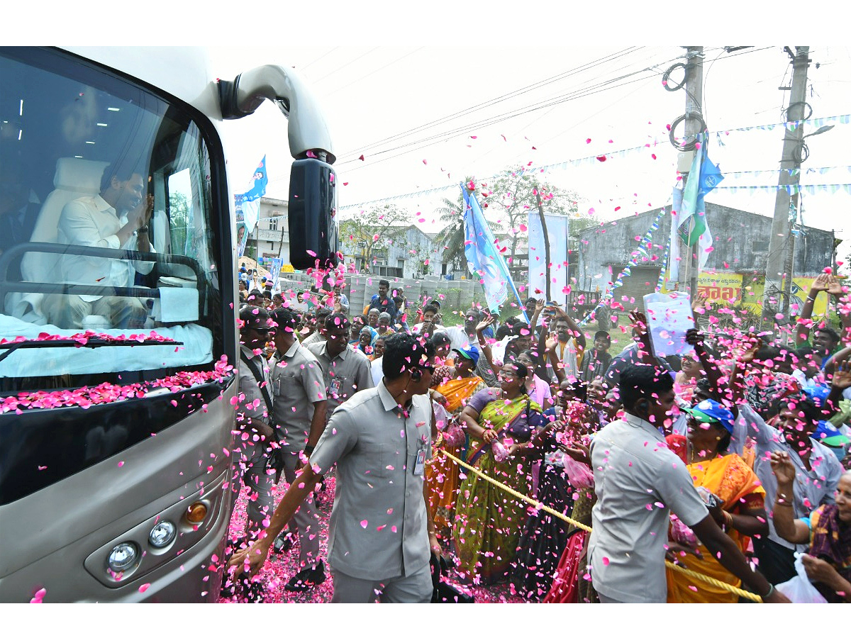 CM YS Jagan Public Meeting At Pamarru Krishna District - Sakshi15