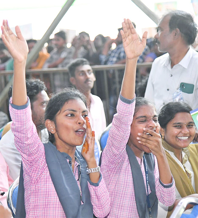 CM Jagan Participate in Public Meeting At Pamarru Jagananna Vidya Deevena  - Sakshi16