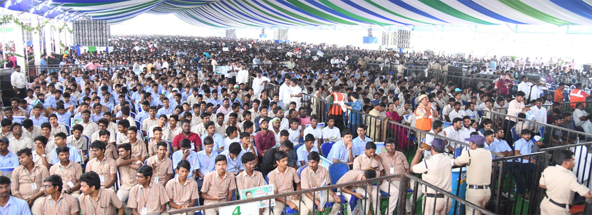 CM Jagan Participate in Public Meeting At Pamarru Jagananna Vidya Deevena  - Sakshi21