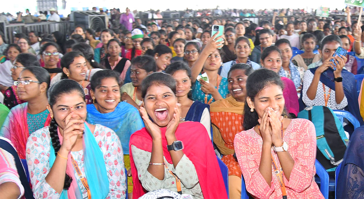 CM Jagan Participate in Public Meeting At Pamarru Jagananna Vidya Deevena  - Sakshi6