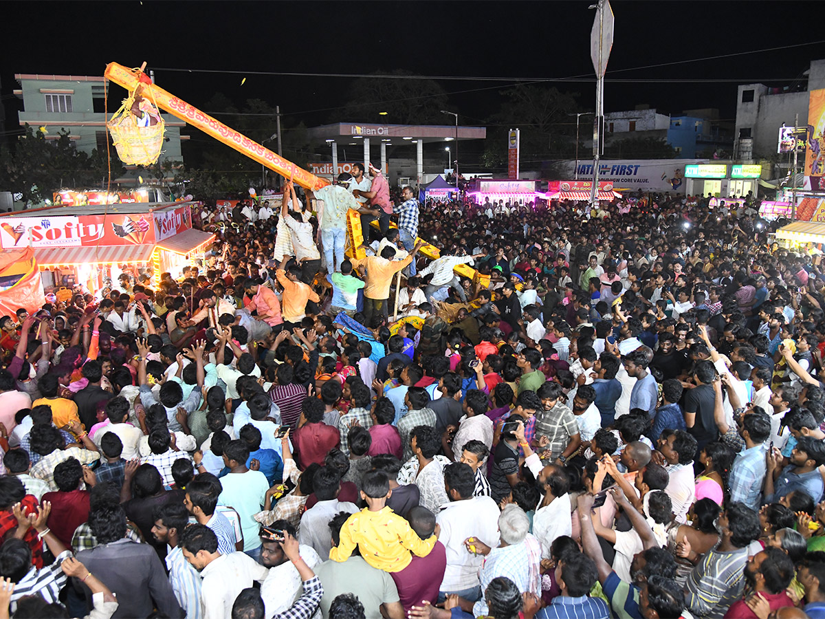 Vuyyuru Veeramma Talli Temple Pics - Sakshi10