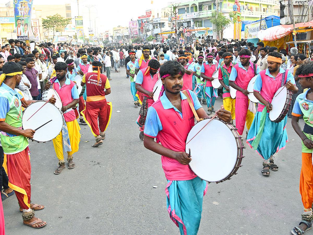 Vuyyuru Veeramma Talli Temple Pics - Sakshi5