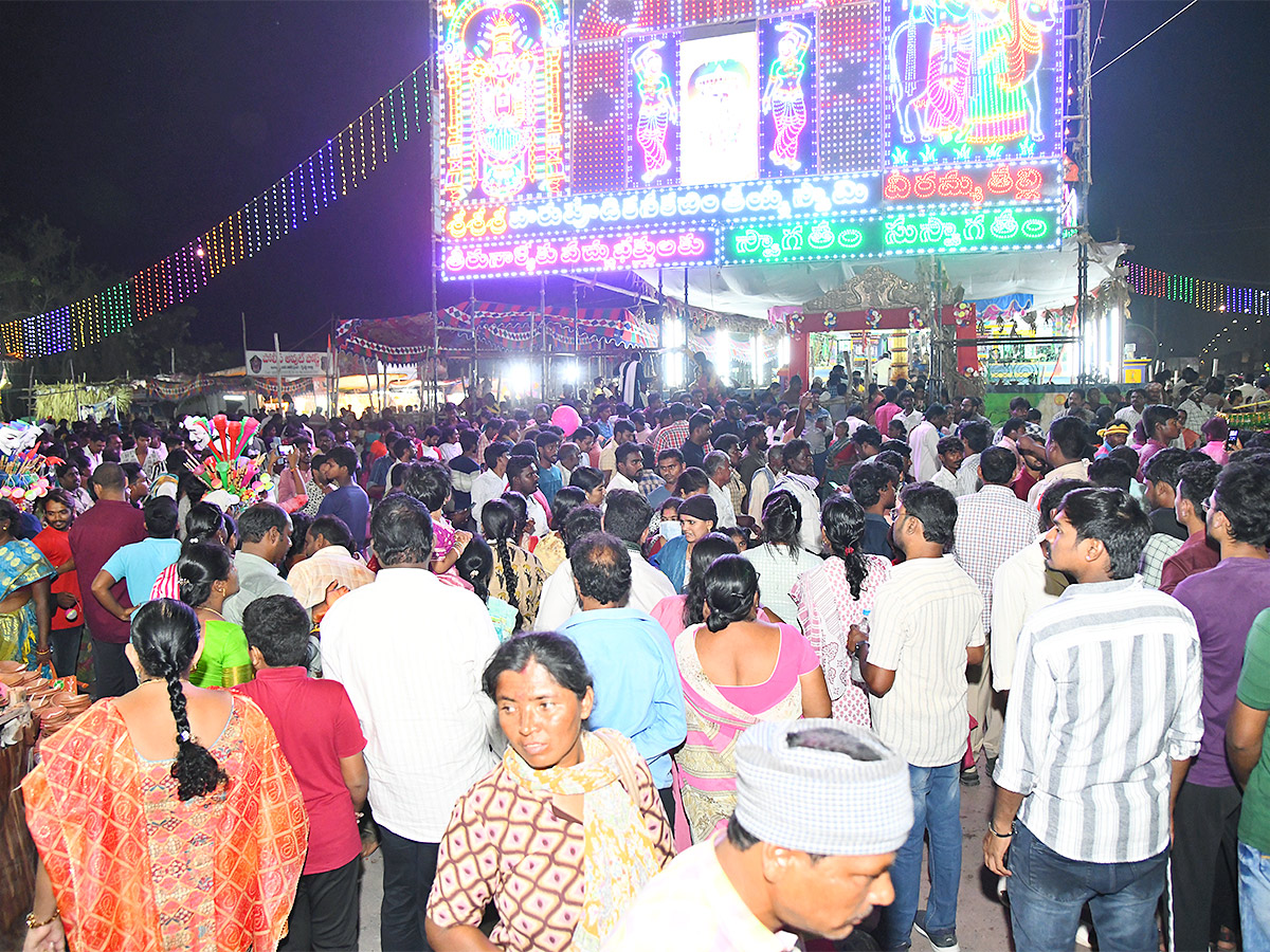 Vuyyuru Veeramma Talli Temple Pics - Sakshi6