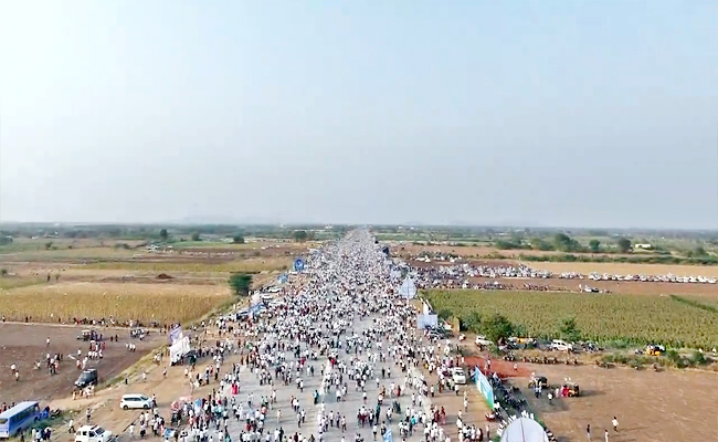 Huge Crowd At YSRCP Siddham Sabha Addanki Drone Photos - Sakshi7