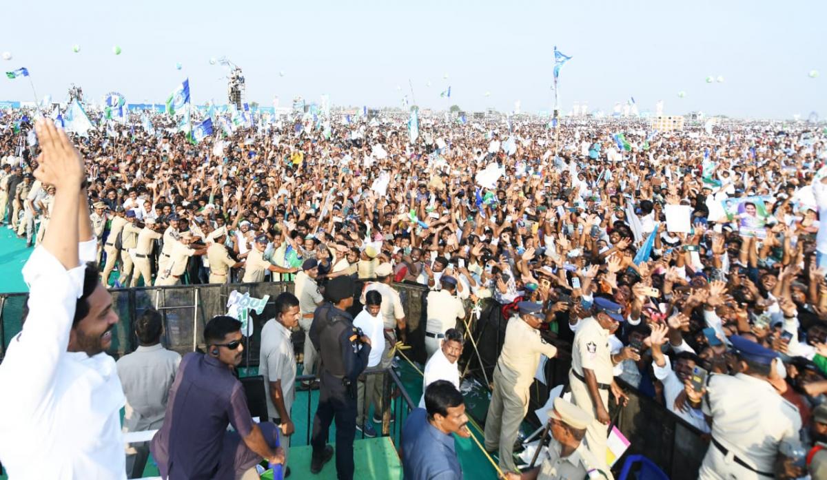 Siddham: CM YS Jagan At Addanki Public Meeting - Sakshi5