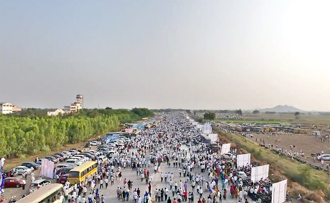 Huge Crowd At YSRCP Siddham Sabha Addanki Drone Photos - Sakshi10