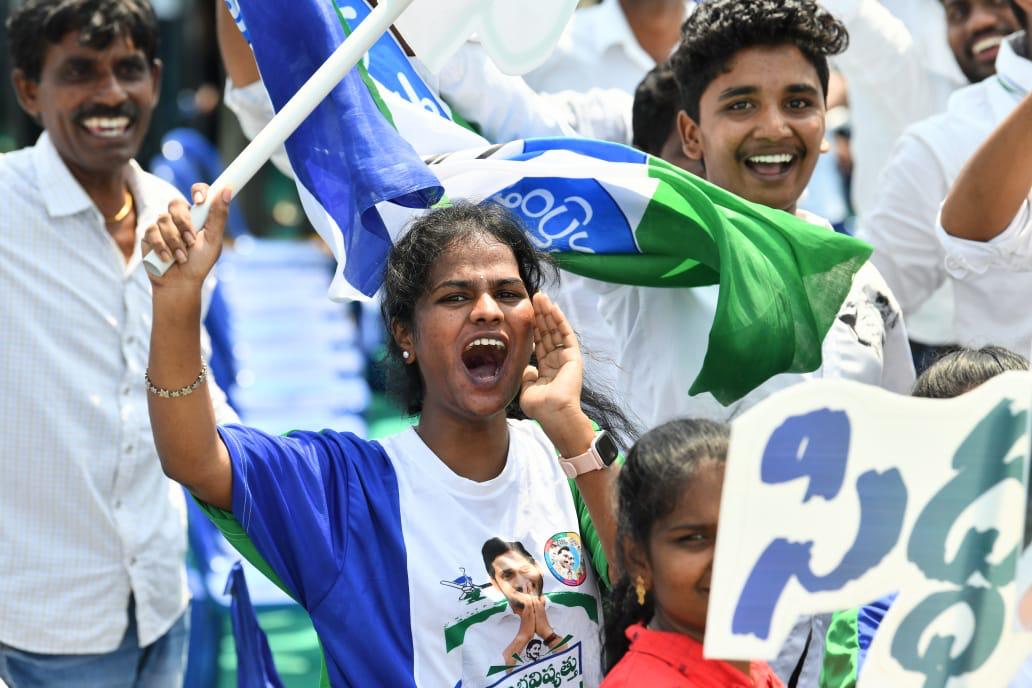 Huge Crowd At CM YS Jagan Medarametla Public Meeting Photos - Sakshi40