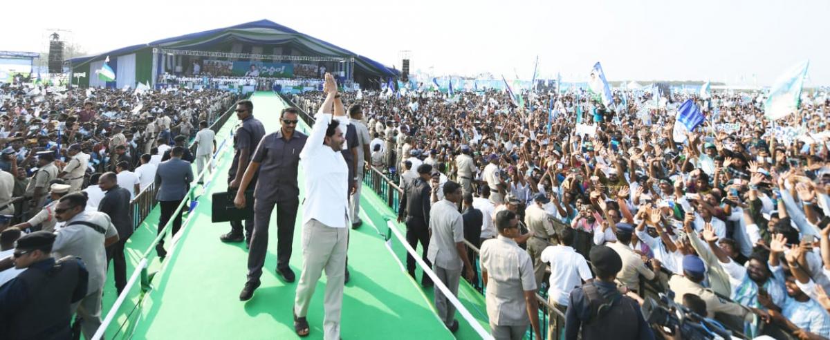 Siddham: CM YS Jagan At Addanki Public Meeting - Sakshi14