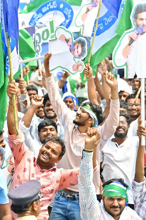 Huge Crowd At CM YS Jagan Medarametla Public Meeting Photos - Sakshi19