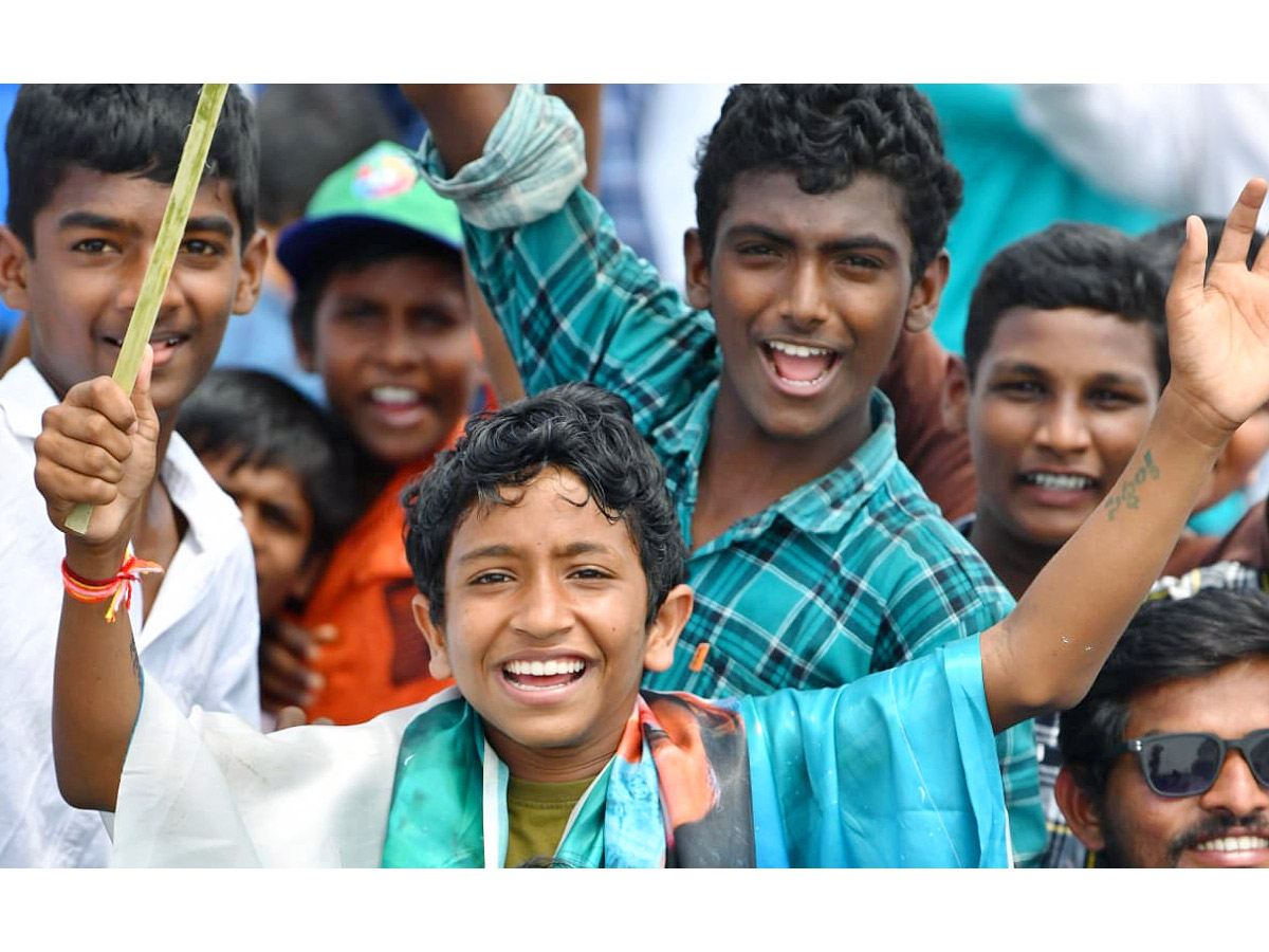 Huge Crowd at CM YS Jagan medarametla Public Meeting Photos - Sakshi7