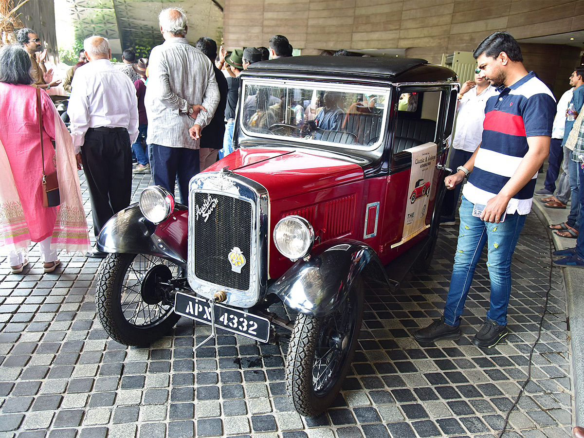 Haig Vintage Car Rally in Necklace Road  - Sakshi4