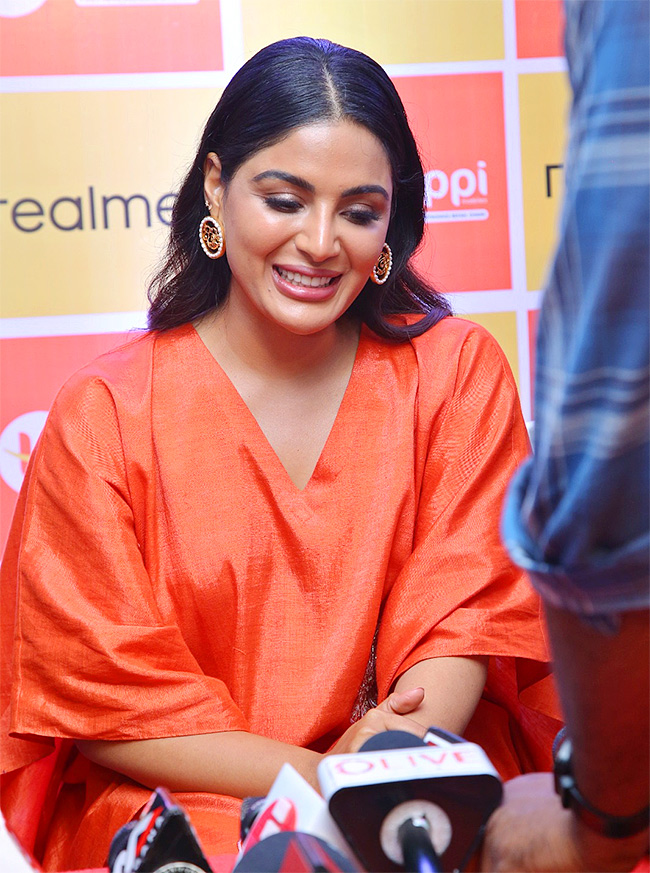 Samyuktha Menon launched the Realme 12 Series 5G Mobile - Sakshi10