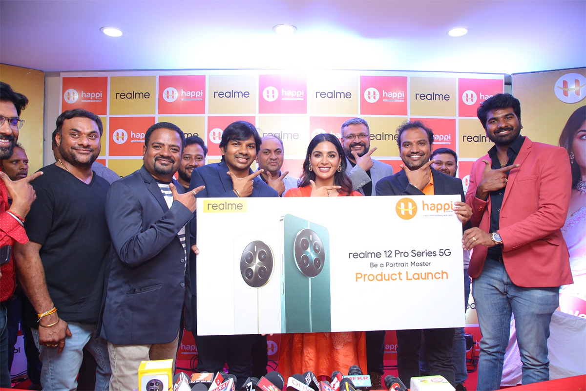 Samyuktha Menon launched the Realme 12 Series 5G Mobile - Sakshi18