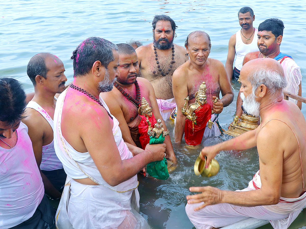 The Shivaratri celebrations ended on Indrakeeladri photos - Sakshi12