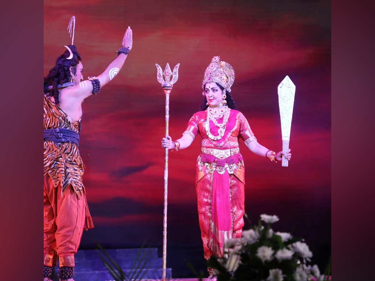 Hema Malini Performed As Parvathi Devi On Maha Shivratri - Sakshi12