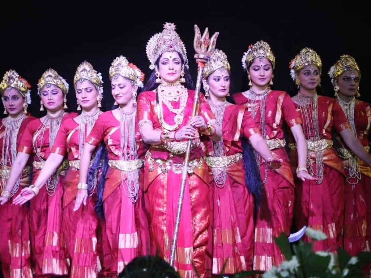 Hema Malini Performed As Parvathi Devi On Maha Shivratri - Sakshi15