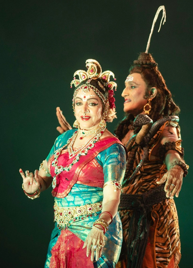 Hema Malini Performed As Parvathi Devi On Maha Shivratri - Sakshi4