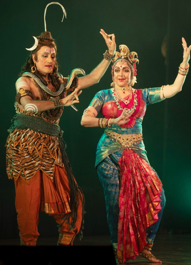 Hema Malini Performed As Parvathi Devi On Maha Shivratri - Sakshi6