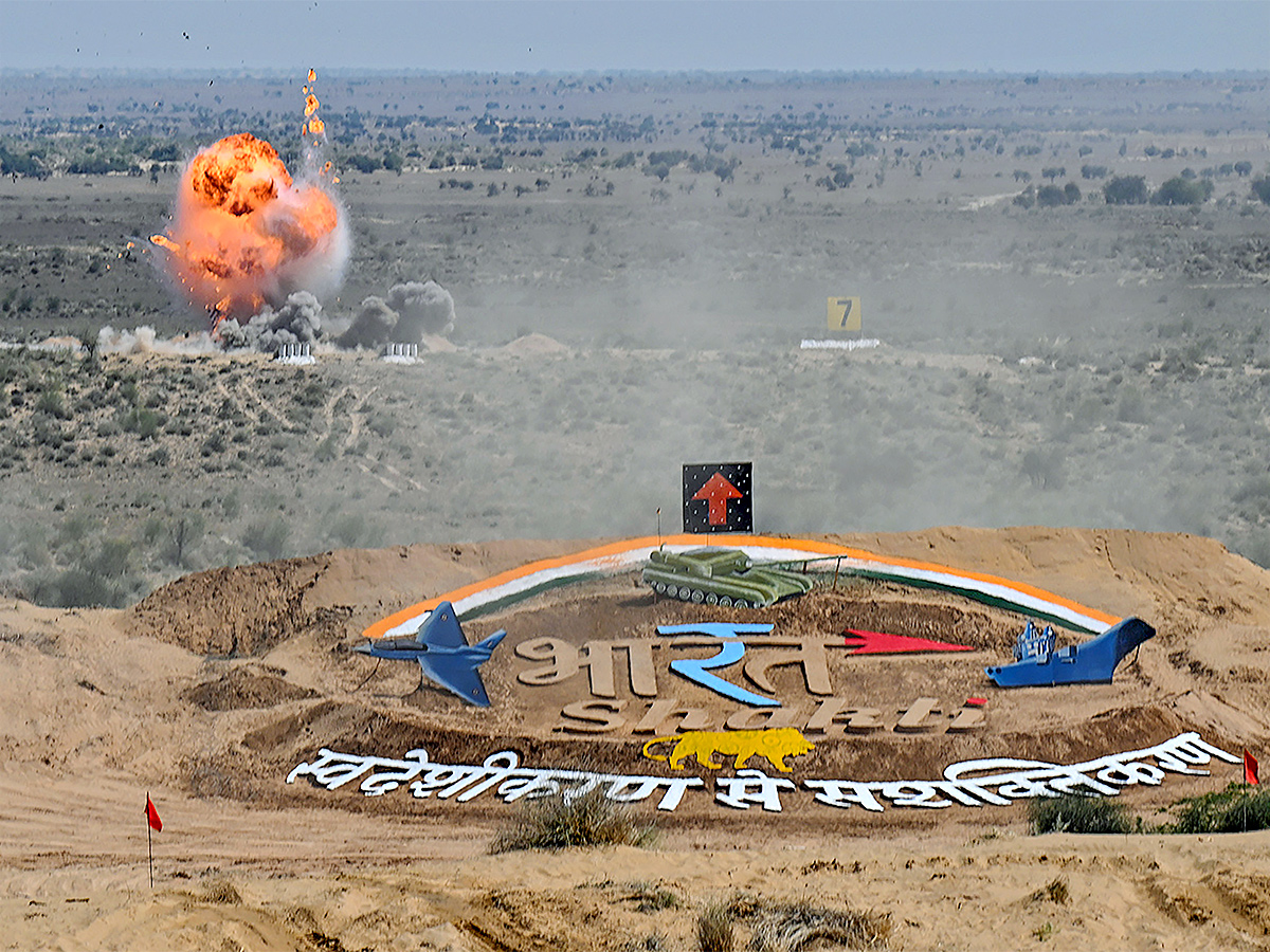 Indian Army on display during the Exercise Bharat Shakti in Pokhran - Sakshi6