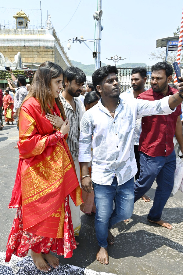 Vishwak Sen, Chandini Choudary and Gaami Movie team visits Tirumala Photos - Sakshi11