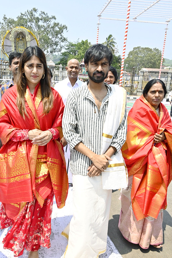 Vishwak Sen, Chandini Choudary and Gaami Movie team visits Tirumala Photos - Sakshi17