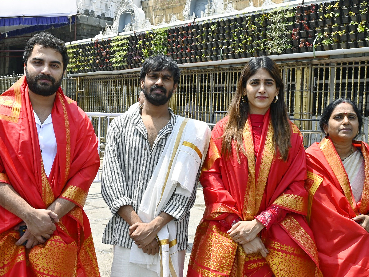 Vishwak Sen, Chandini Choudary and Gaami Movie team visits Tirumala Photos - Sakshi19