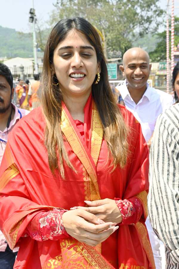 Vishwak Sen, Chandini Choudary and Gaami Movie team visits Tirumala Photos - Sakshi6