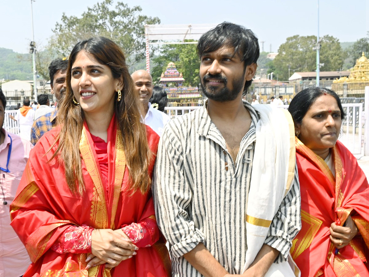 Vishwak Sen, Chandini Choudary and Gaami Movie team visits Tirumala Photos - Sakshi7