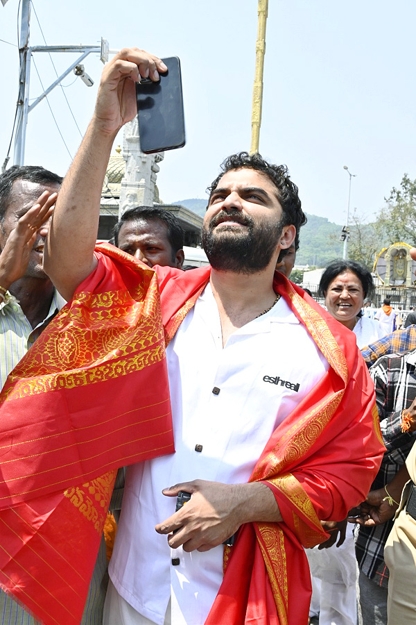 Vishwak Sen, Chandini Choudary and Gaami Movie team visits Tirumala Photos - Sakshi10