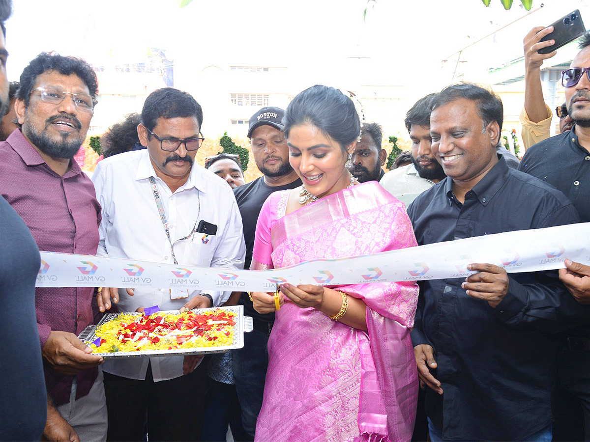 Actress Samyuktha menon at kurnool - Sakshi1