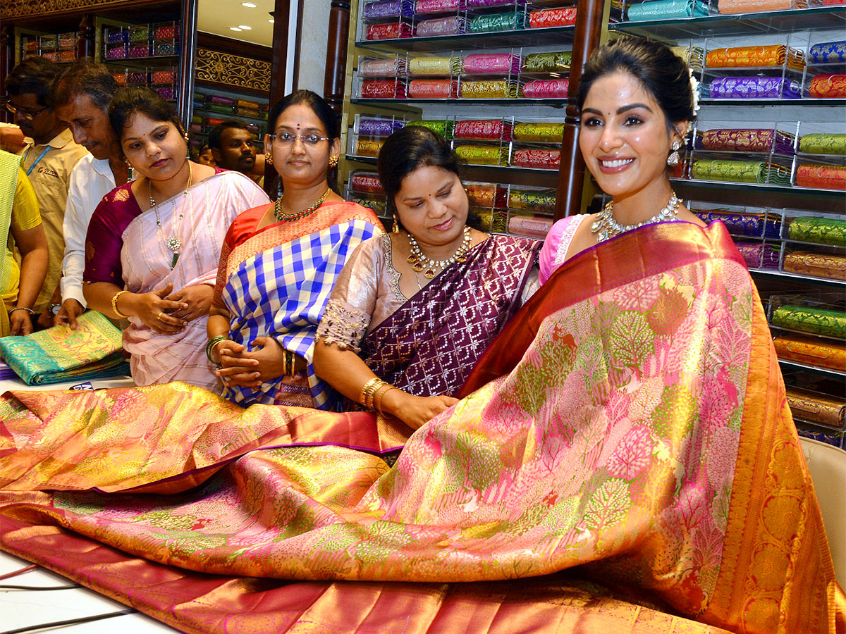 Actress Samyuktha menon at kurnool - Sakshi5