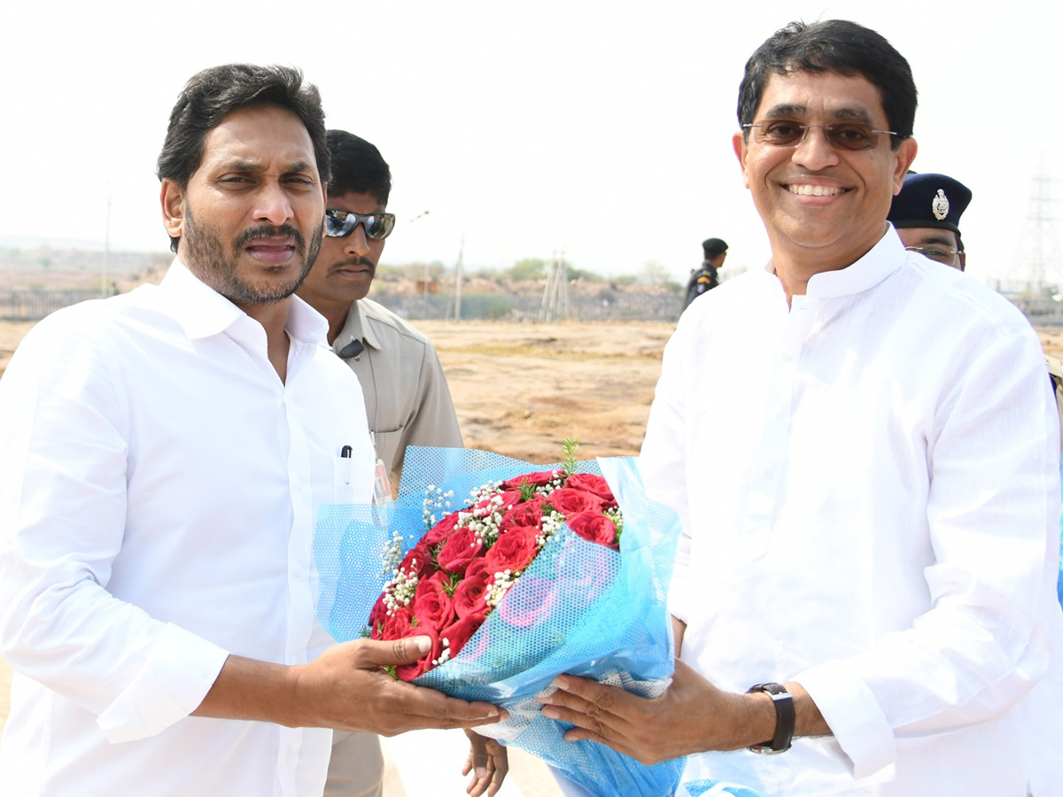 CM YS Jagan Photos Of Kurnool District Tour - Sakshi25