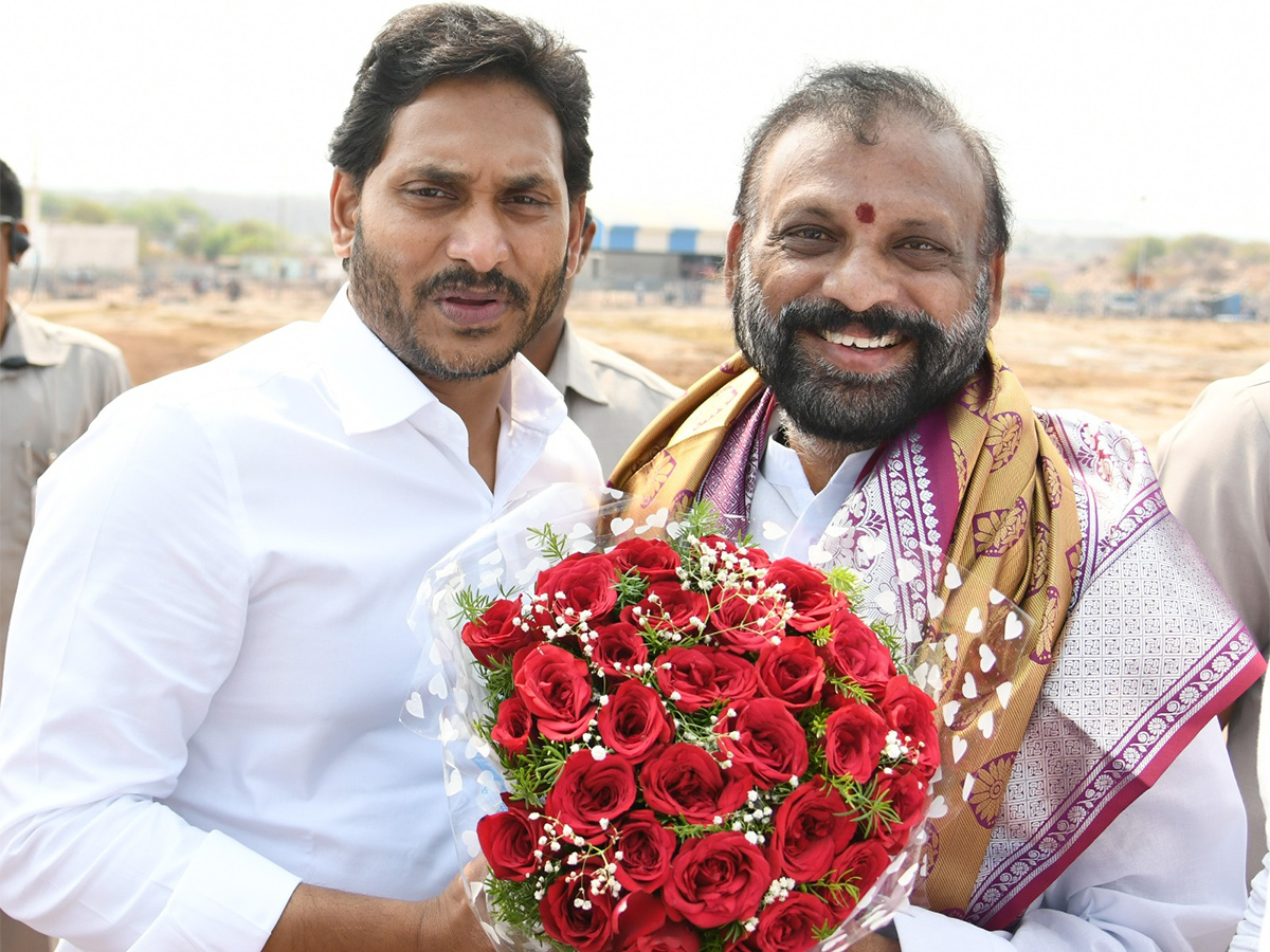 CM YS Jagan Photos Of Kurnool District Tour - Sakshi26