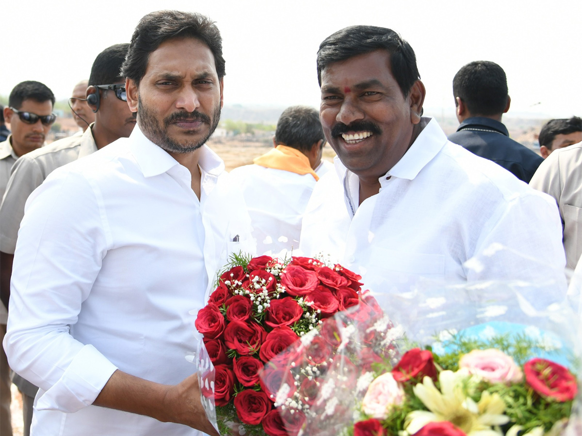 CM YS Jagan Photos Of Kurnool District Tour - Sakshi34