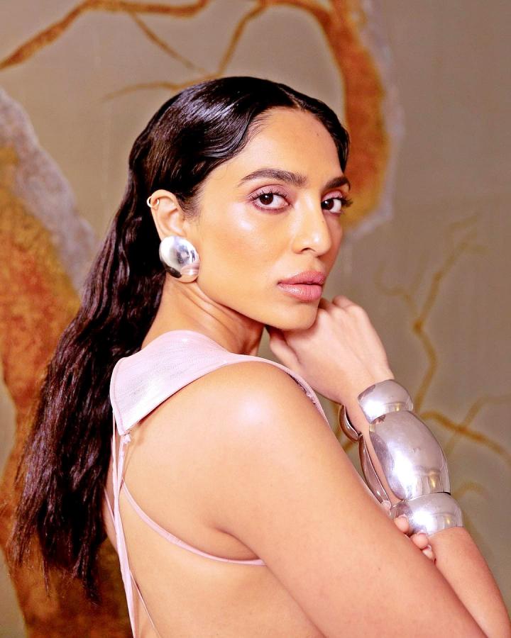 Sobhita Dhulipala Latest Photoshoot Stills Goes Viral - Sakshi3