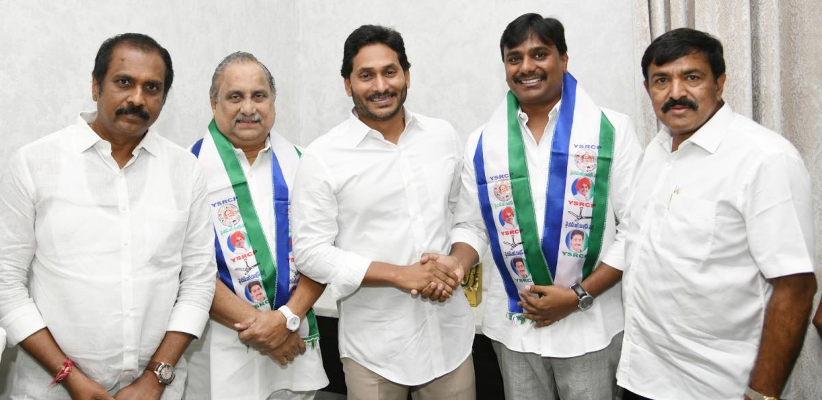 Mudragada Padmanabham Join YSRCP In CM YS Jagan Presence Photos - Sakshi8