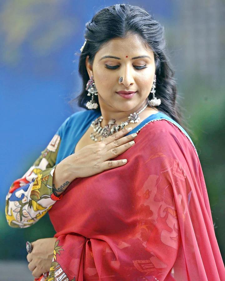 Singer Mangli Glamorous Photos Goes Viral - Sakshi4